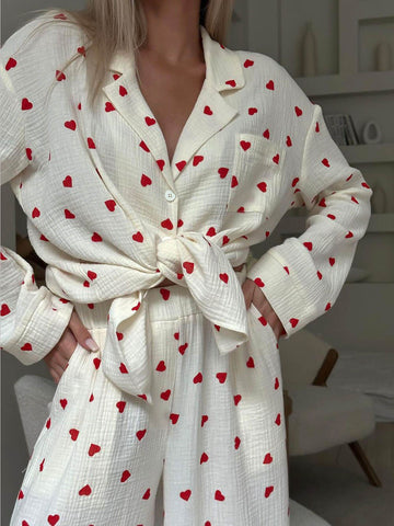 Zweiteiliges Pyjama-Set mit Herzmotiv - Rainey