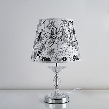 LuminArts - Stilvolle Tischleuchte mit floralem Design