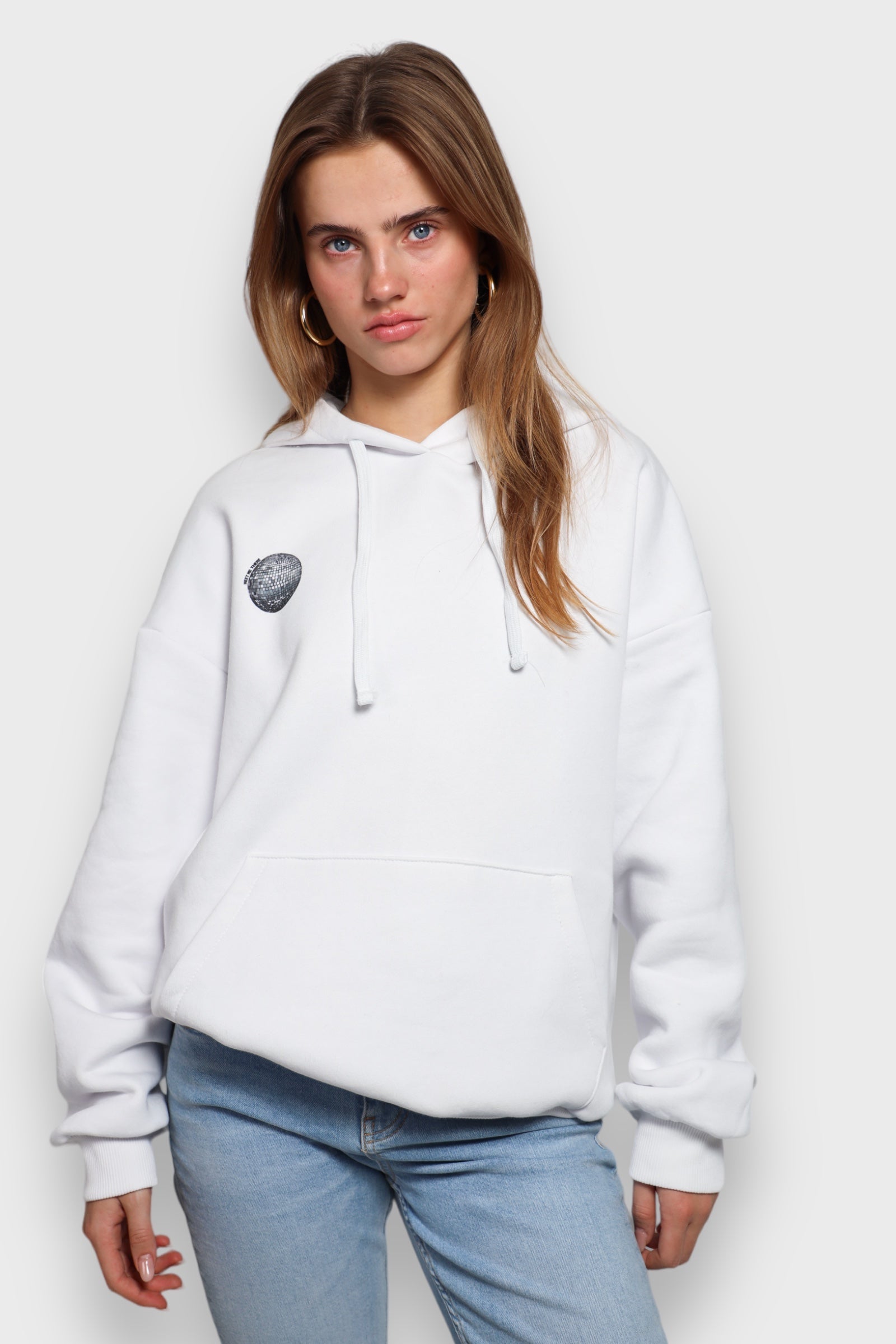 DiscoVibe Hoodie - Weißer Damen-Kapuzenpulli mit Discoball-Aufdruck - Trendy und Uniekv