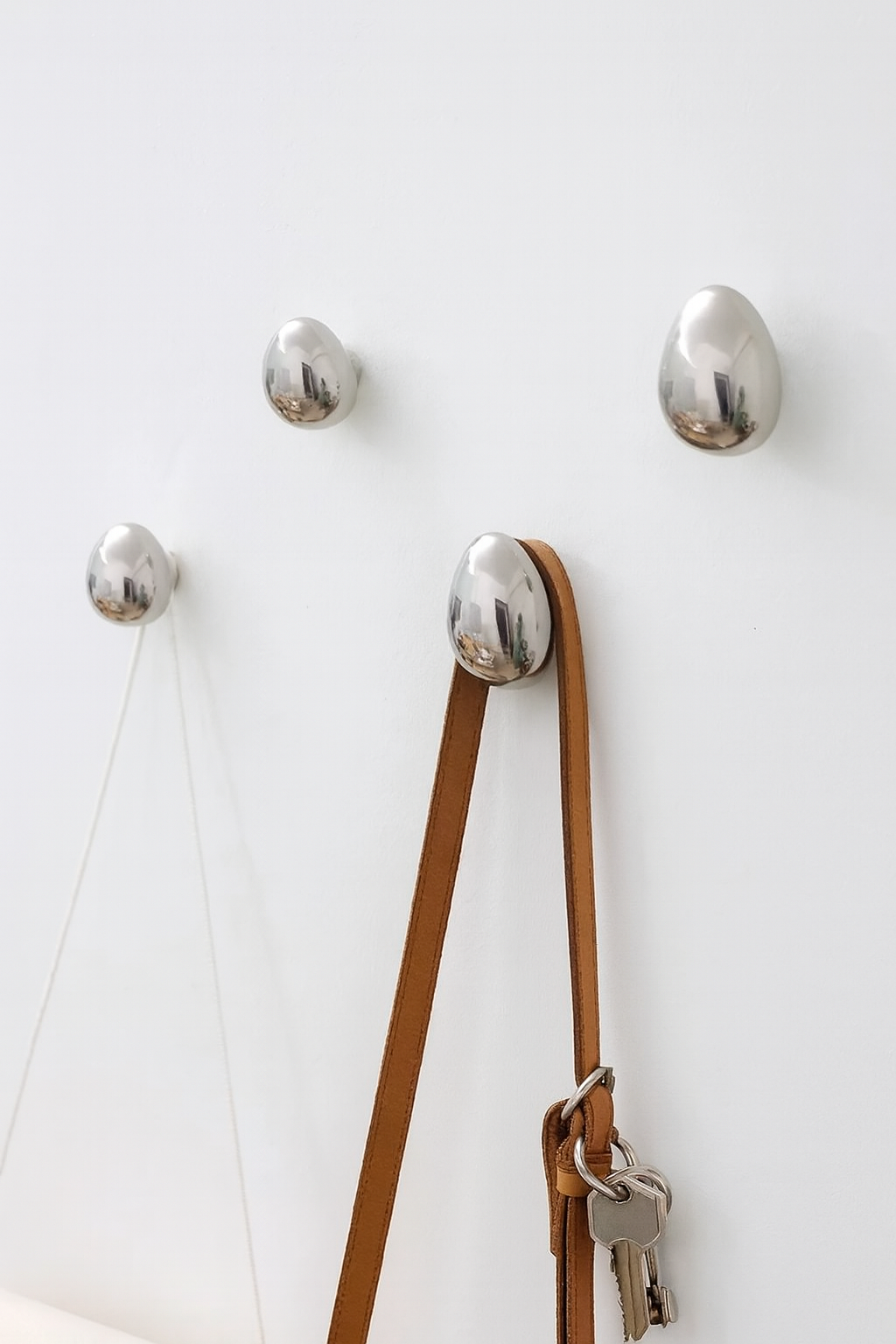 Lumora – nástenný háčik kvapka dažďa chróm, na lepenie alebo skrutkovanie