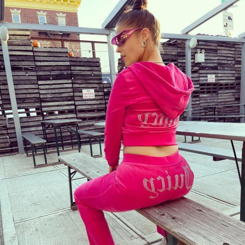 Joyline | Tuta da allenamento Juicy Y2K alla moda per un look retrò