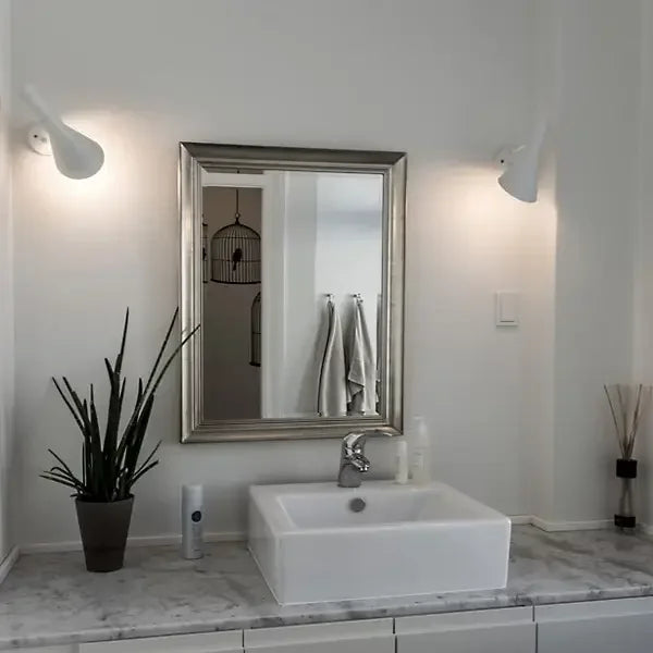 MinimalGlow - Moderná LED stolná lampa s elegantným dizajnom