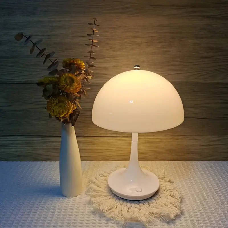 Devako luxusná a moderná stolná lampa
