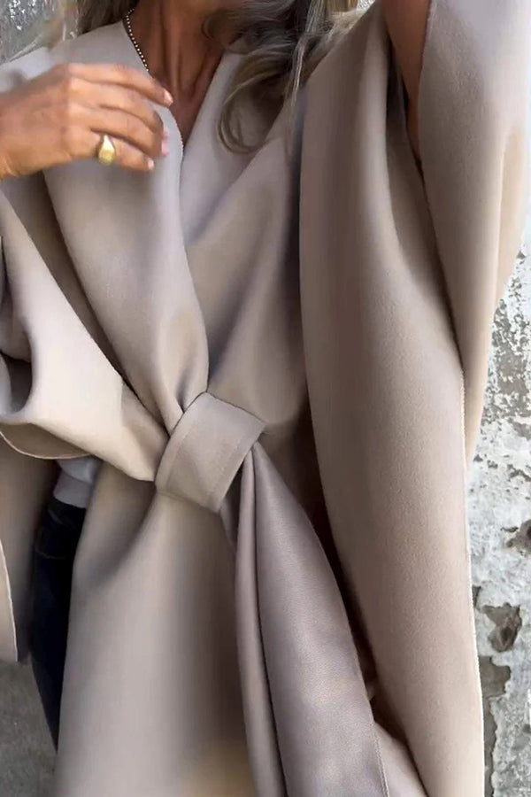 Waike jakke - Løst siddende kappejakke med V-udskæring til kvinder