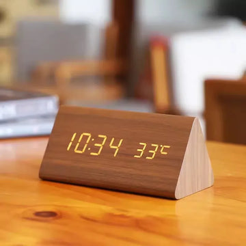 WoodWatch Wecker - LED-Anzeige mit Sprachsteuerung und Design in Holzoptik