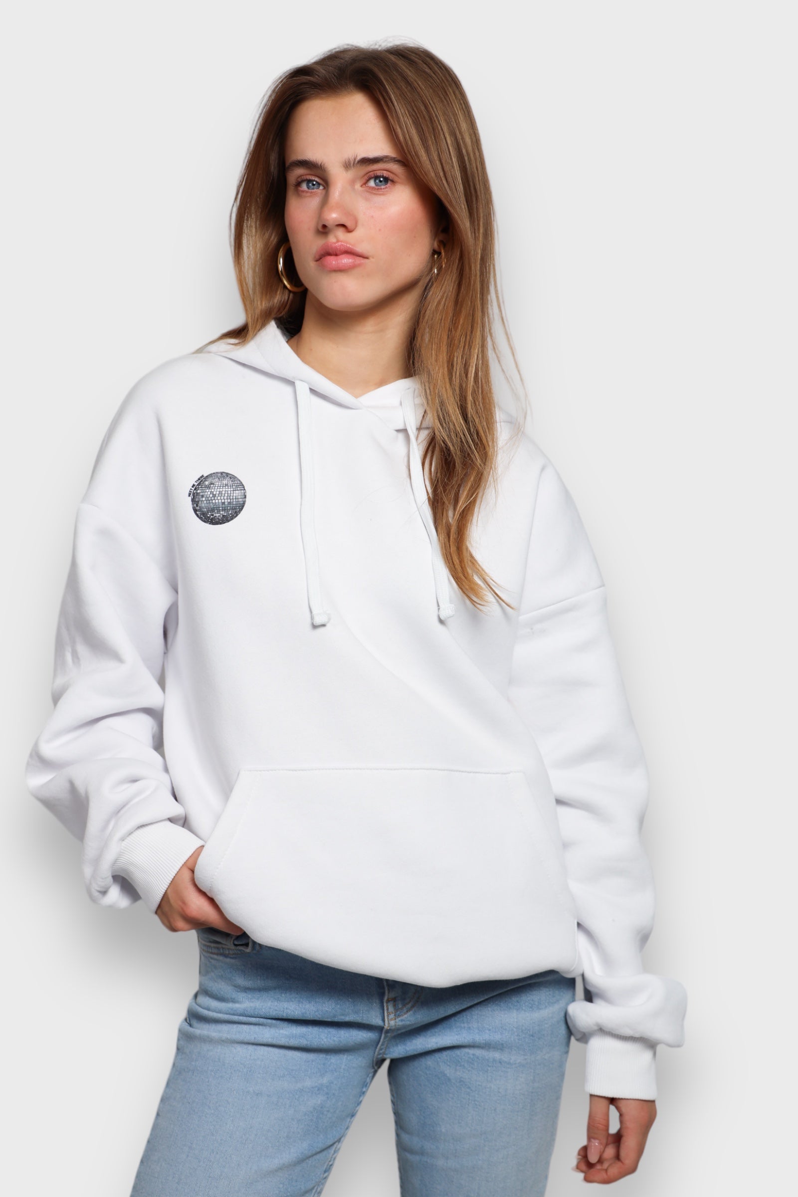 DiscoVibe Hoodie - Weißer Damen-Kapuzenpulli mit Discoball-Aufdruck - Trendy und Uniekv