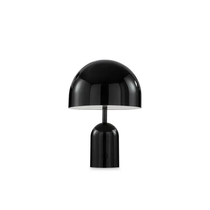 ChromeGlow Prenosná stolná lampa s chrómovým povrchom - elegantná a funkčná