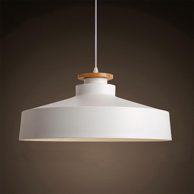 Nordaro – závesné svietidlo kov a drevo v škandinávskom dizajne