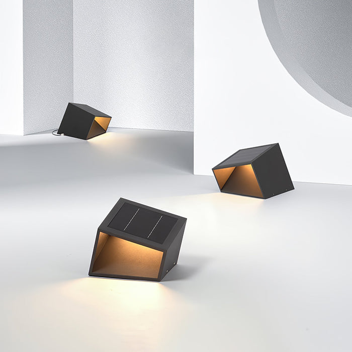 Cube - solárna lampa do záhrady