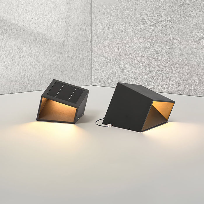 Cube - solárna lampa do záhrady