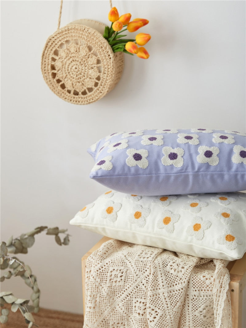 Floriva – obliečka na vankúš obdĺžniková s výšivkou sedmokrásky, bavlna