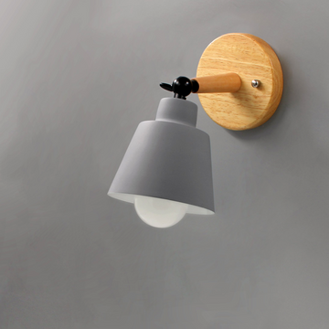 Liora – væglampe træ & metal med drejeligt skærm – moderne design