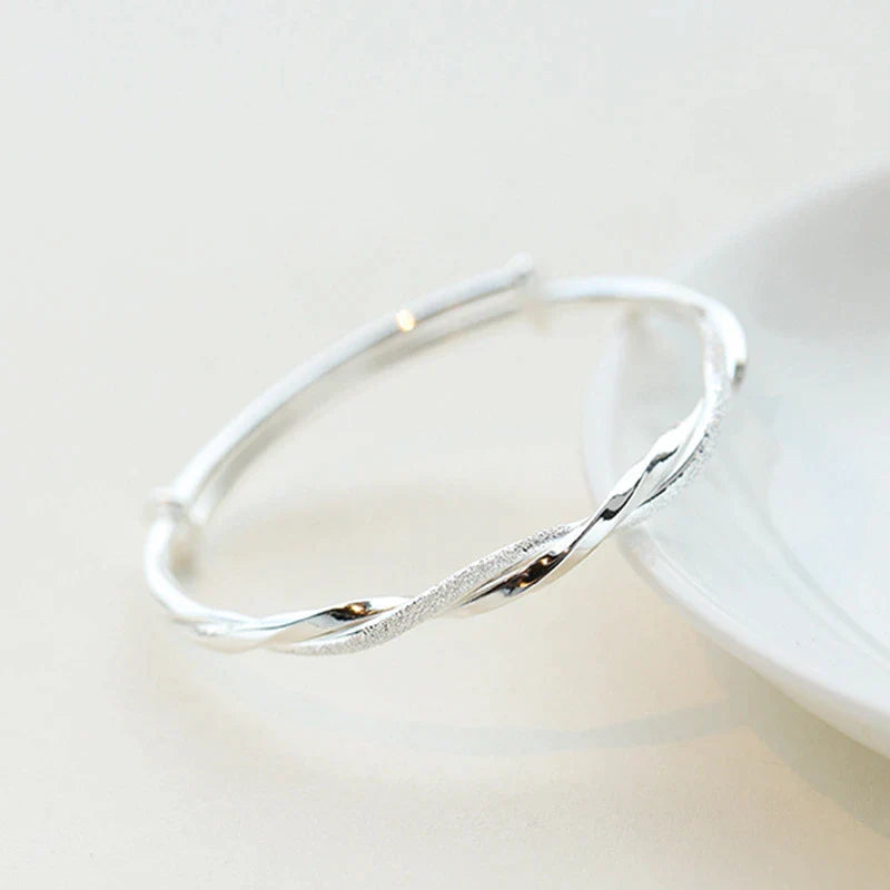 Pletený náramok zo striebra 925 – Moderný, elegantný náramok na ruku