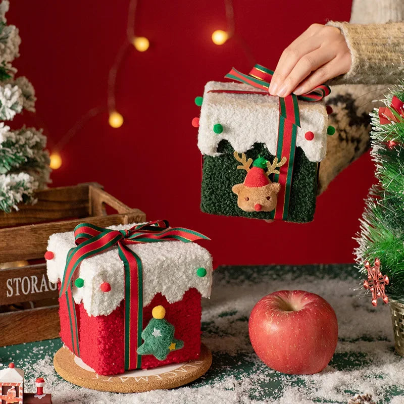 Kerstcadeaudoos in appelvorm van stevig karton 2
