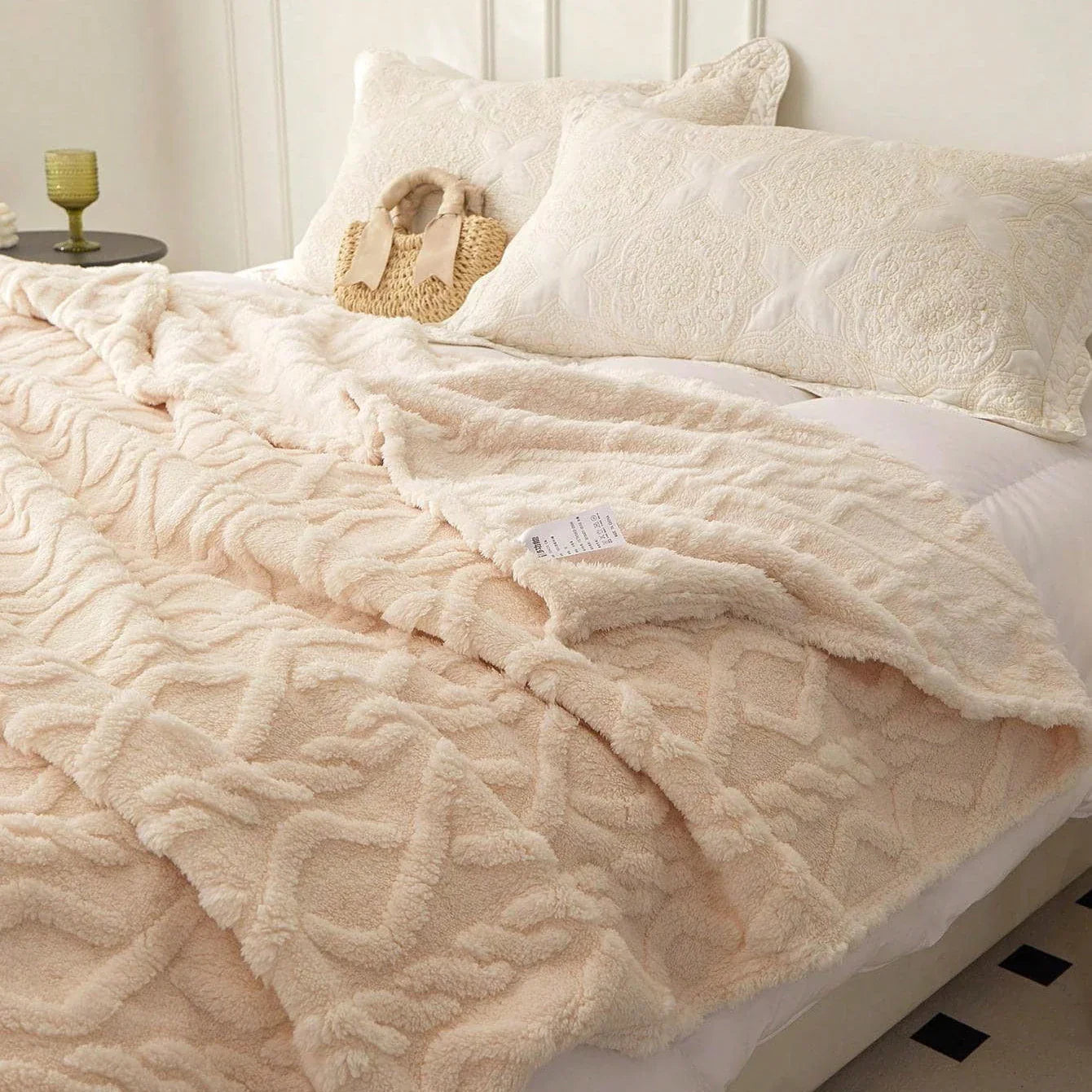 CozyNest – Plyšová coral fleece deka na pohovku a posteľ ľahká a mäkká