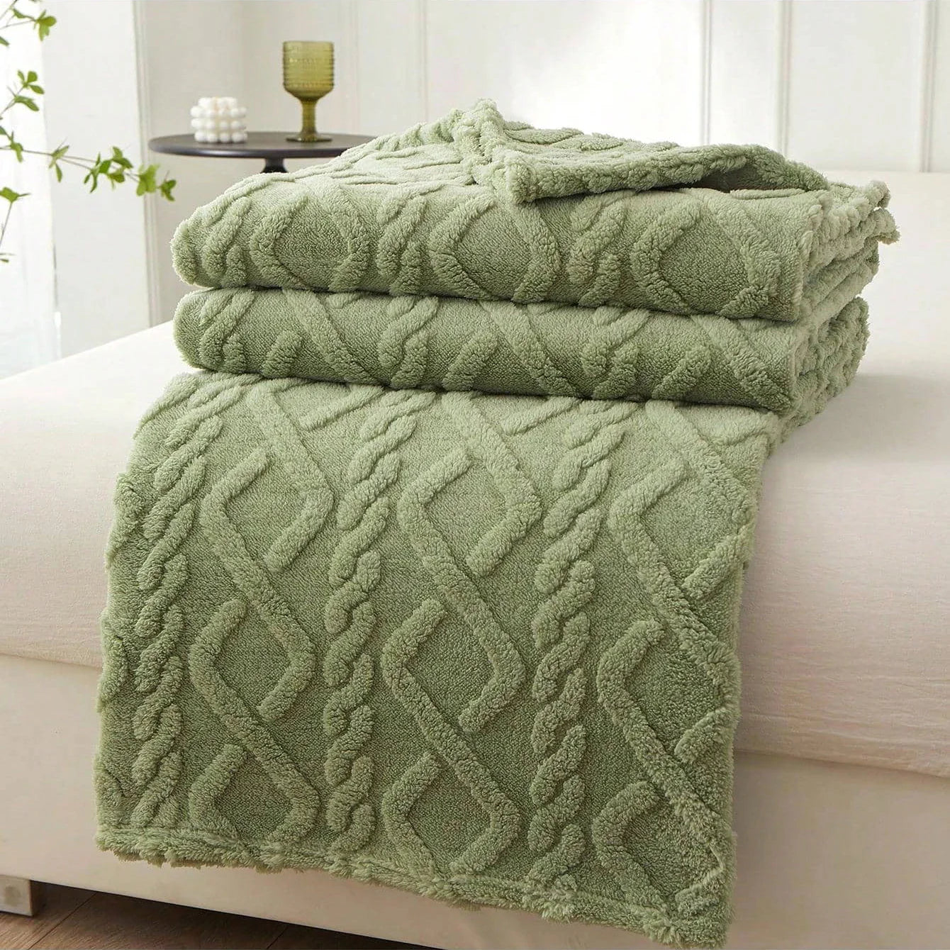 CozyNest – Plyšová coral fleece deka na pohovku a posteľ ľahká a mäkká