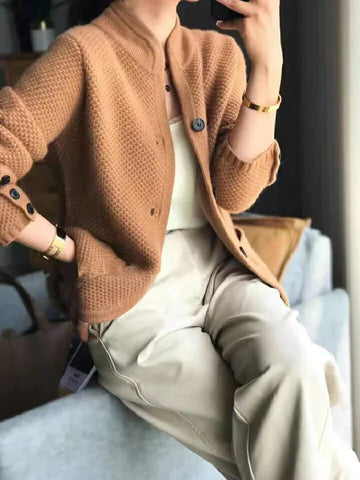 Modische und warme Strickjacke für Frauen - Halila
