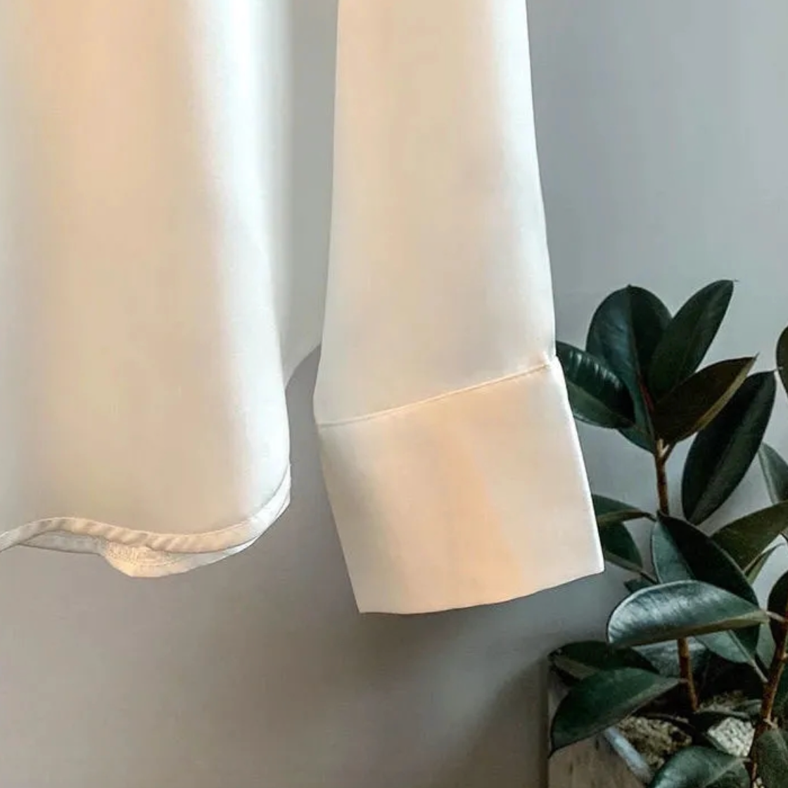 Luxuriöse Seidenbluse – Eleganz und Vielseitigkeit für Jeden Anlass