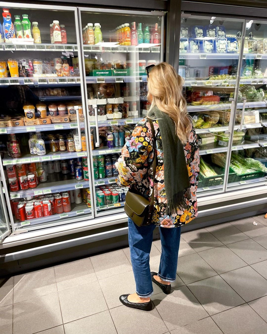 Kary damejakke | Foret jakke med stilfuldt blomsterprint