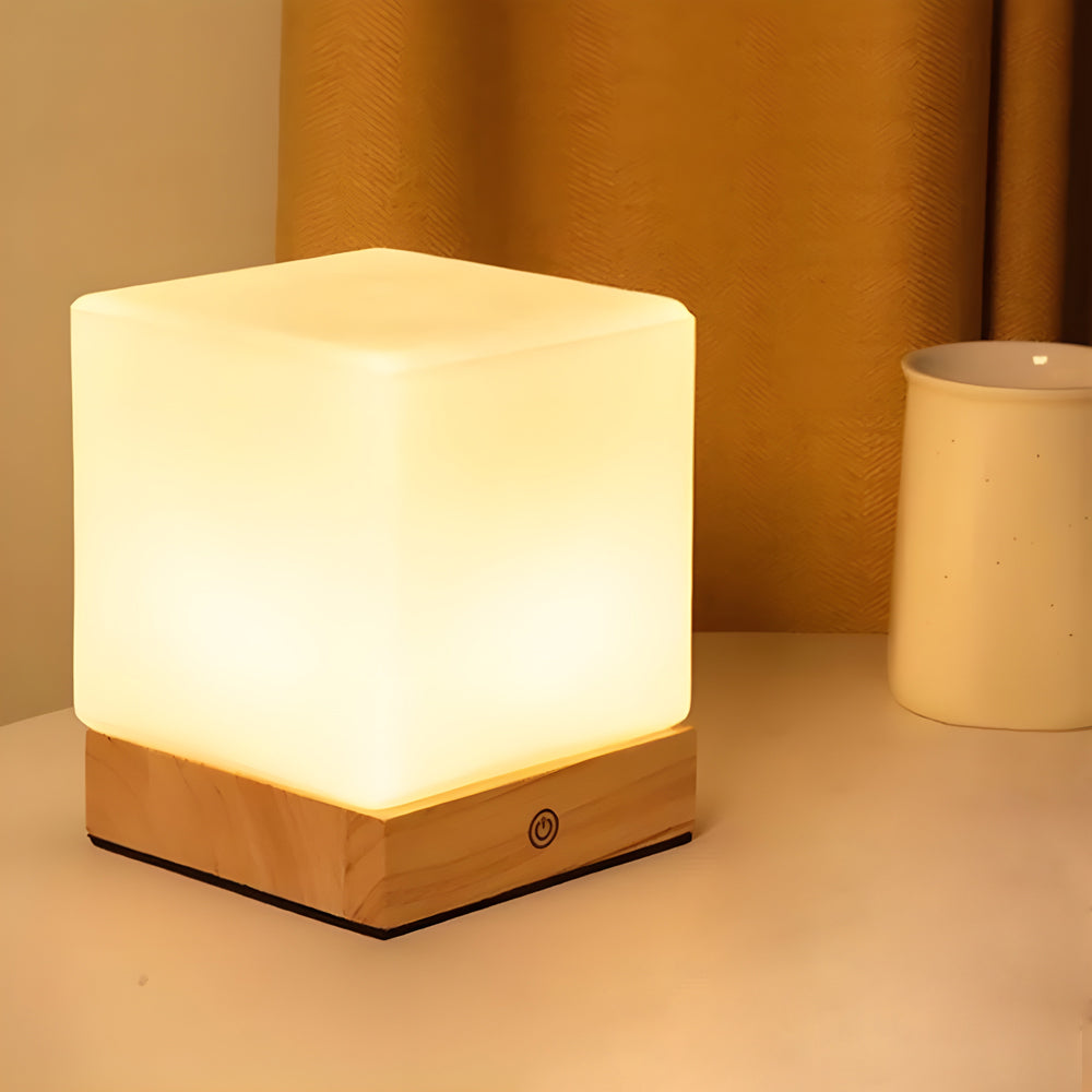 GlowCube - Batteriebetriebene kabellose LED-Tischlampen für eine nordische Mini-Schreibtischleuchte