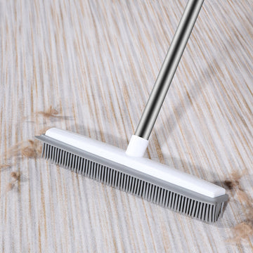 Teleskopbesen mit abzieher für tierhaare und flexiblem griff