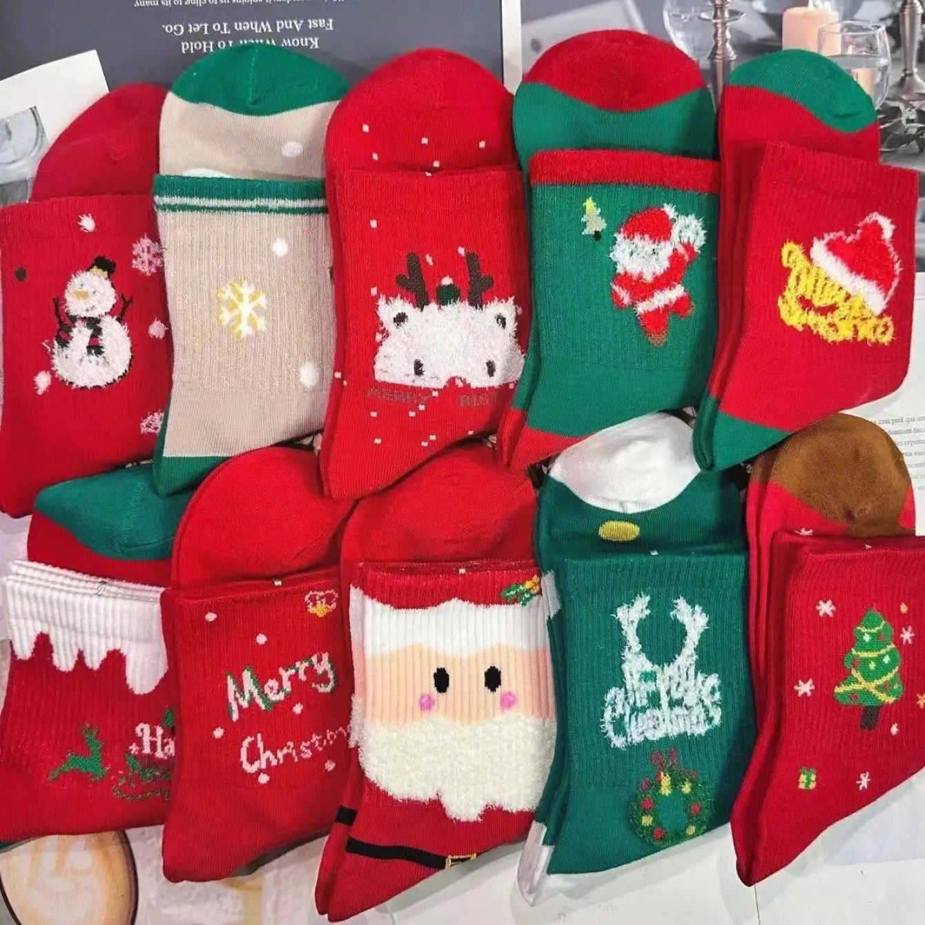 Vrolijke Kerst Sokken Set - 5 Paar Multicolor Cartoon Ontwerpen voor Decoratie 0