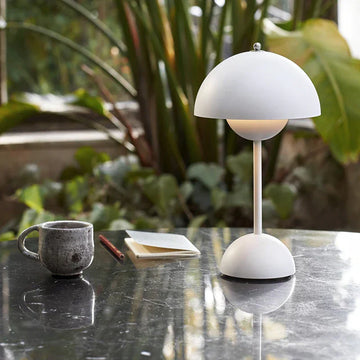 LunarGlow - lampada da tavolo a LED per ambienti interni suggestivi
