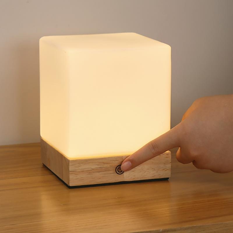 GlowCube - Batteriebetriebene kabellose LED-Tischlampen für eine nordische Mini-Schreibtischleuchte