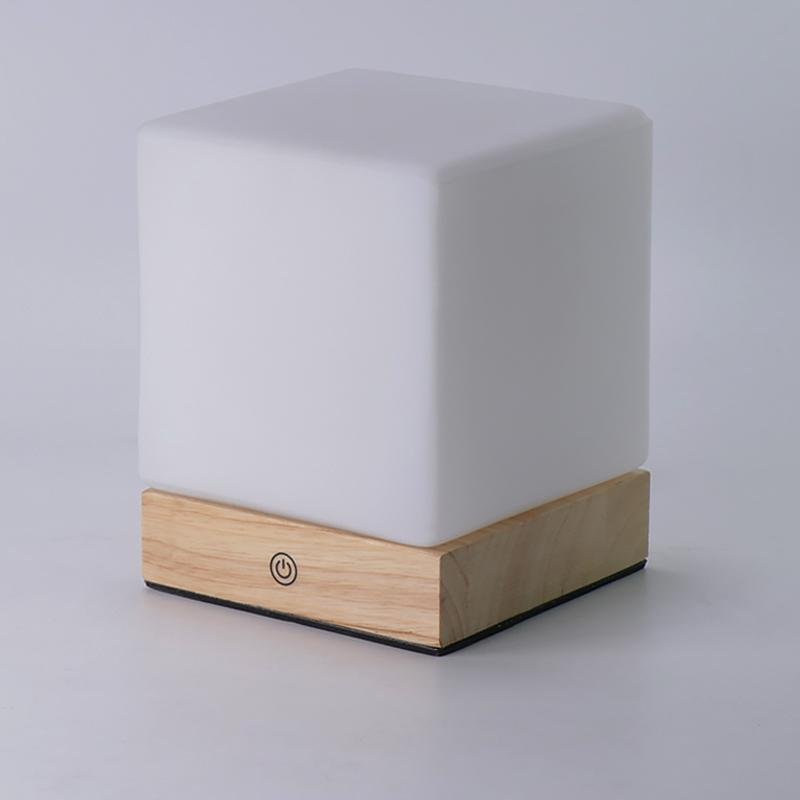 GlowCube - Batteriebetriebene kabellose LED-Tischlampen für eine nordische Mini-Schreibtischleuchte