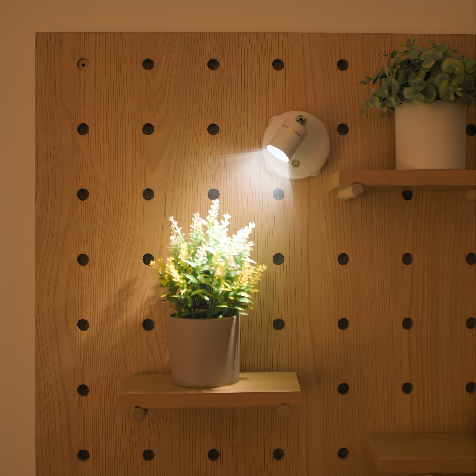 Beamix – Bezdrôtový LED reflektor s diaľkovým ovládaním – Stmievanie & flexibilný