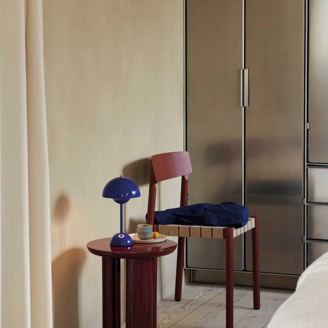 LunarGlow - LED stolná lampa pre atmosférické interiéry