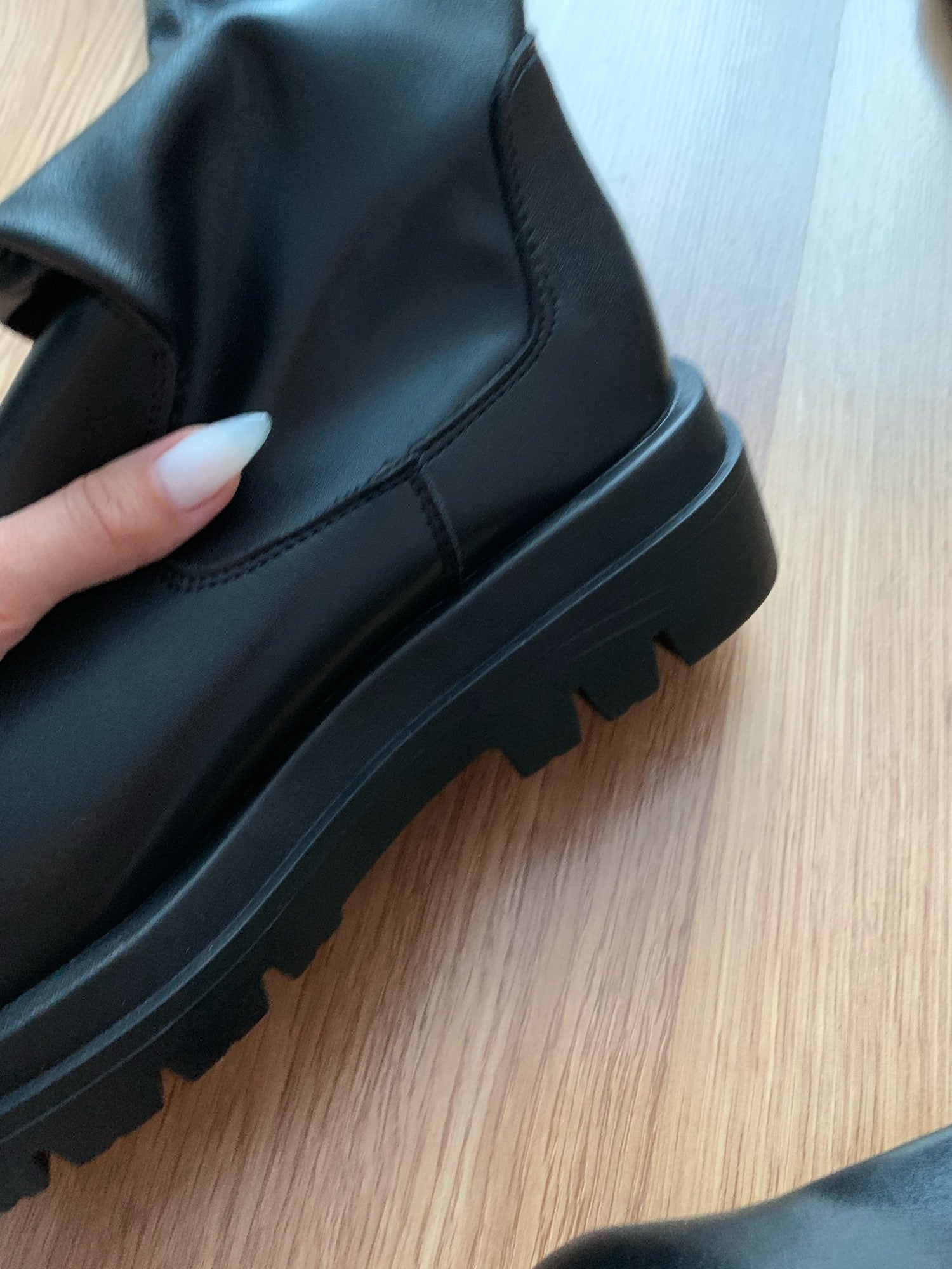 Vysoké čižmy z umelého koženého materiálu - Lucilla