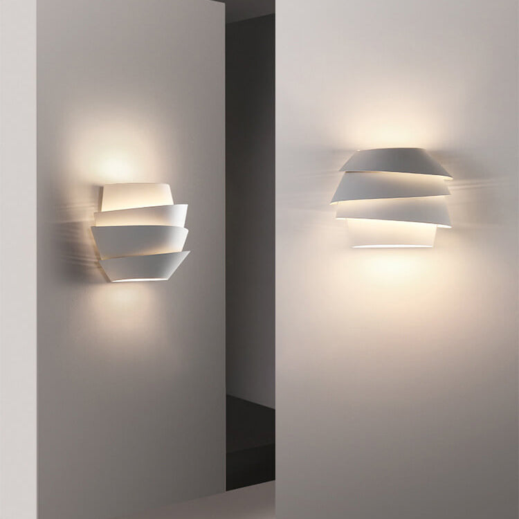 Luminique - Skandinavische Wandleuchte mit doppelten Eisenlichtern