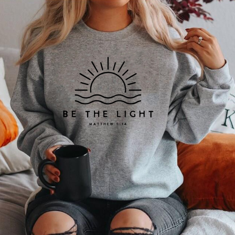 Hena – Elegantes „Be The Light“-Sweatshirt