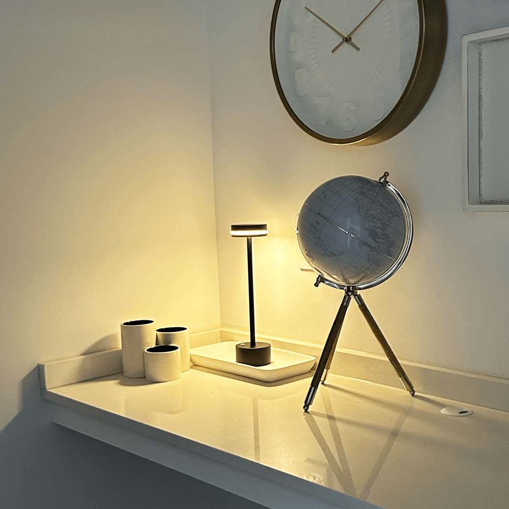 Devako LuxeLight | Kabellose Tischleuchte - Beleuchten Sie Ihren Raum mit Raffinesse