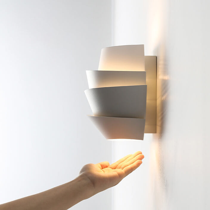 Luminique - Skandinavische Wandleuchte mit doppelten Eisenlichtern