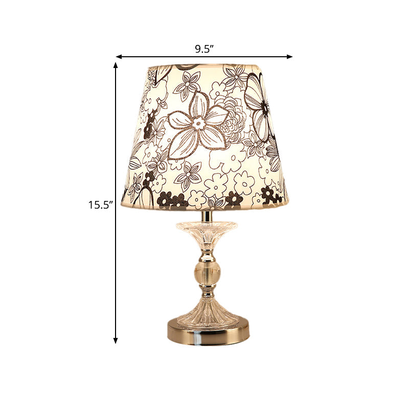 LuminArts - Stilvolle Tischleuchte mit floralem Design