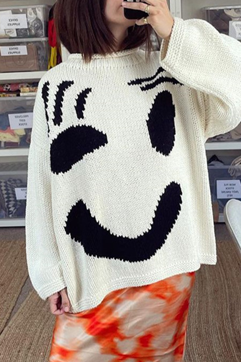 Smiley svetr pro nenucený a módní vzhled