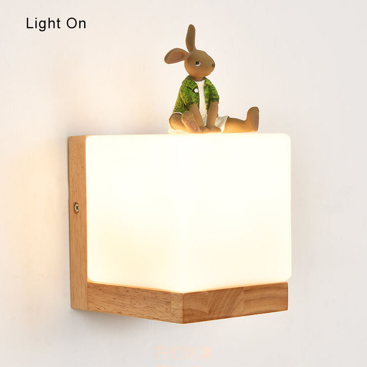 EcoShine - Moderne Wandleuchte aus Holz mit kubischem Sockel
