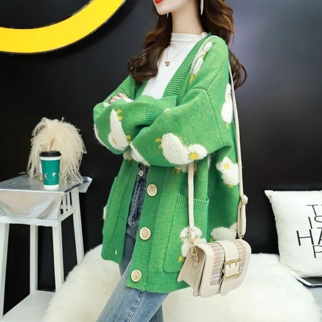Dicke Strickjacke mit Schafmotiv - Bonnie