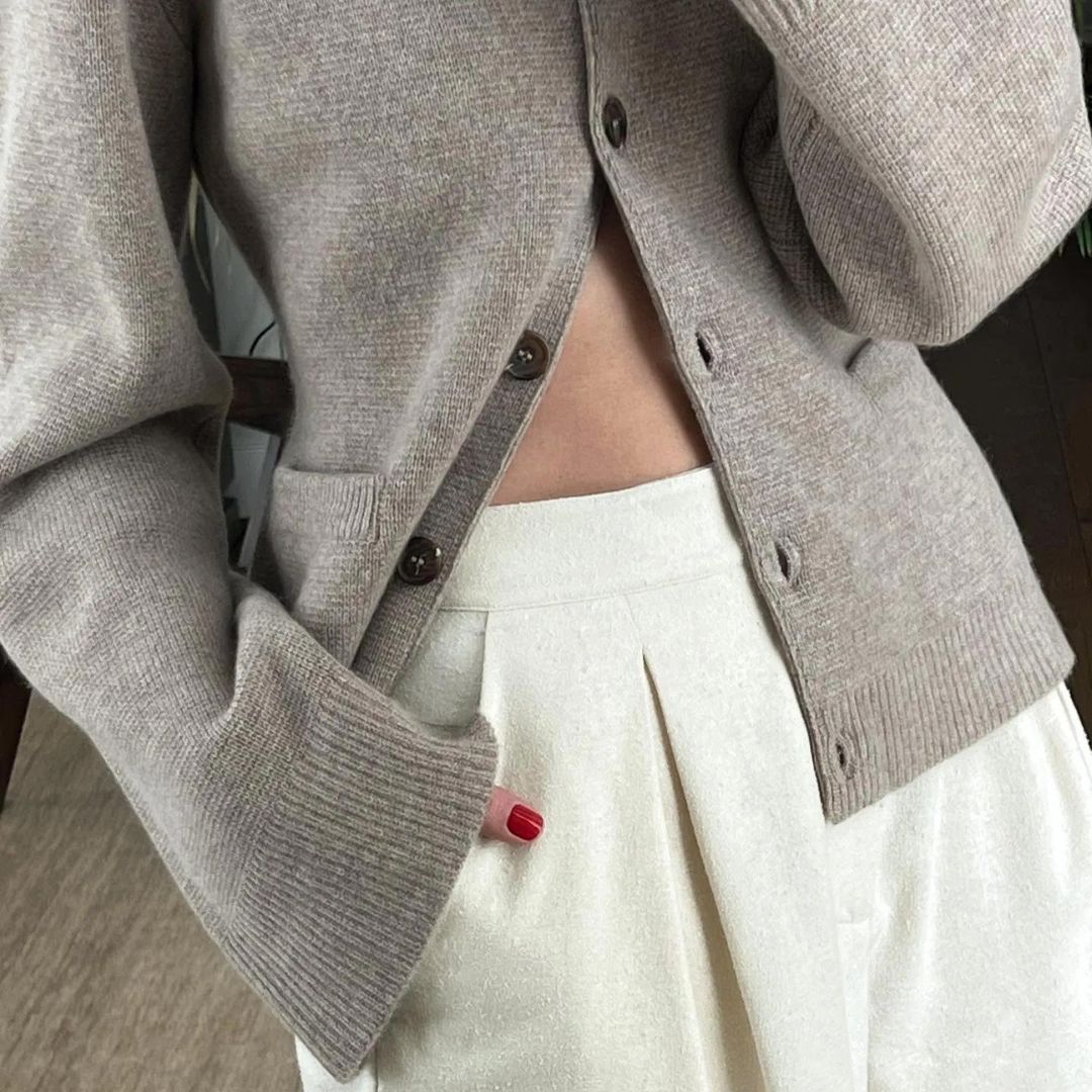 Klassische Strickjacke mit Knopfverschluss - Eudocia