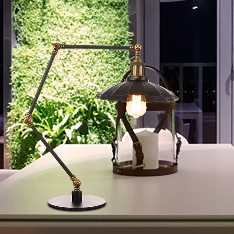LightStyle - Verstellbare Vintage-Lampe mit gewelltem Metallschirm