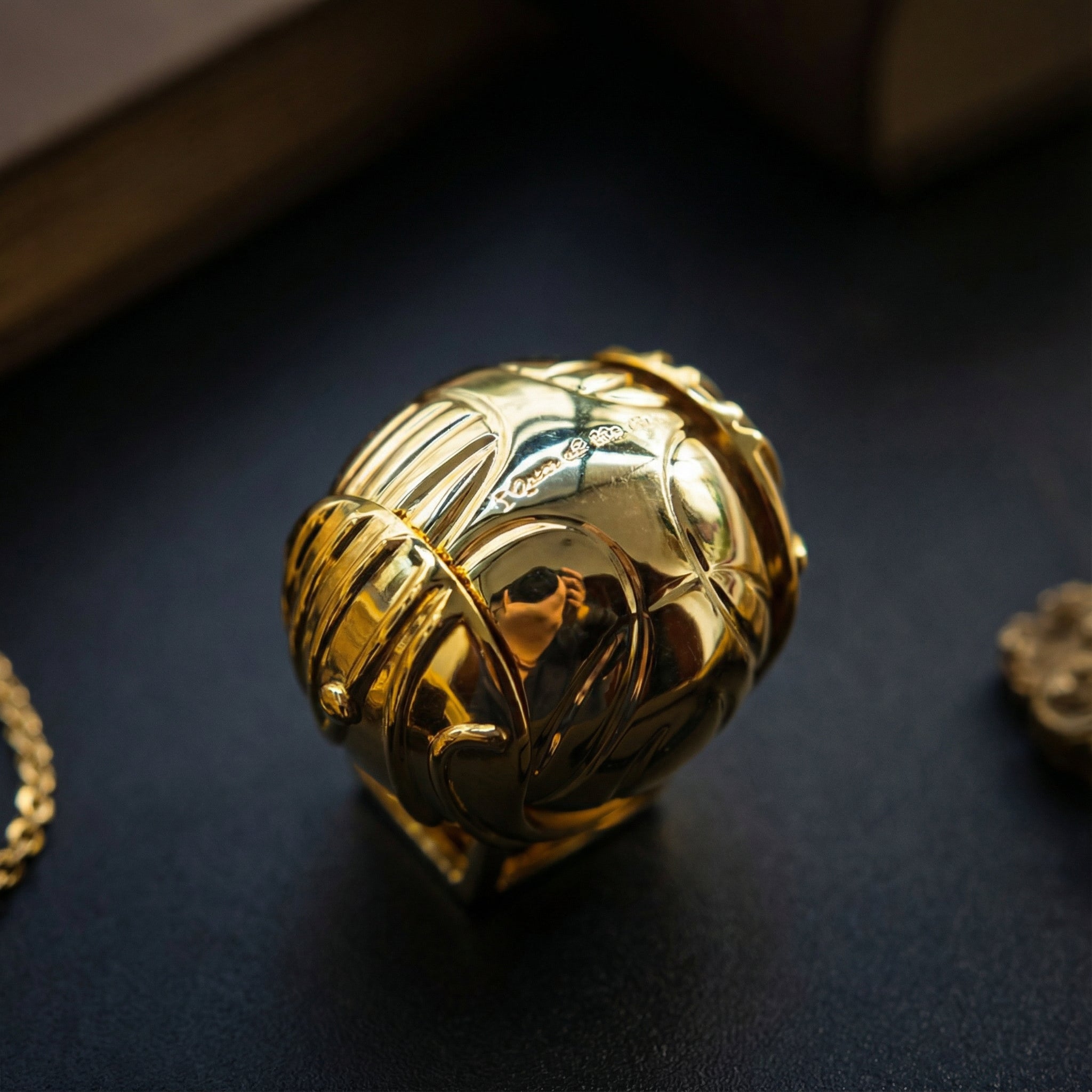 Ringbox mit Flügelmechanik – Vergoldetes Design & Bewegliche Konstruktion