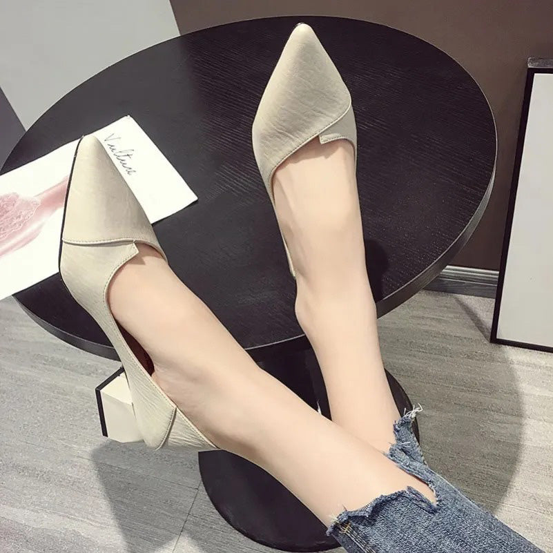 Averie - Elegante und Schlanke Spitze Schuhe
