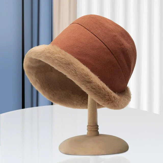 Trendige Wintermütze für Frauen - FrostChic