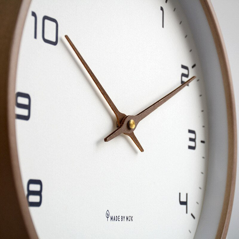 Holzwanduhr "Skandinavische Einfachheit" | Braun & Creme, 25x25 cm oder 30x30 cm