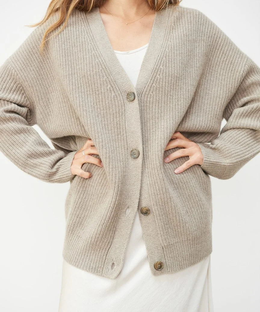 Morbida giacca di cashmere lavorata a maglia – Stile senza tempo incontra comfort raffinato