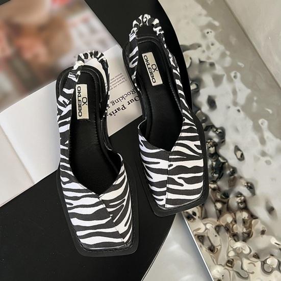 Nose Flats PU-modellsandalen – Delaney