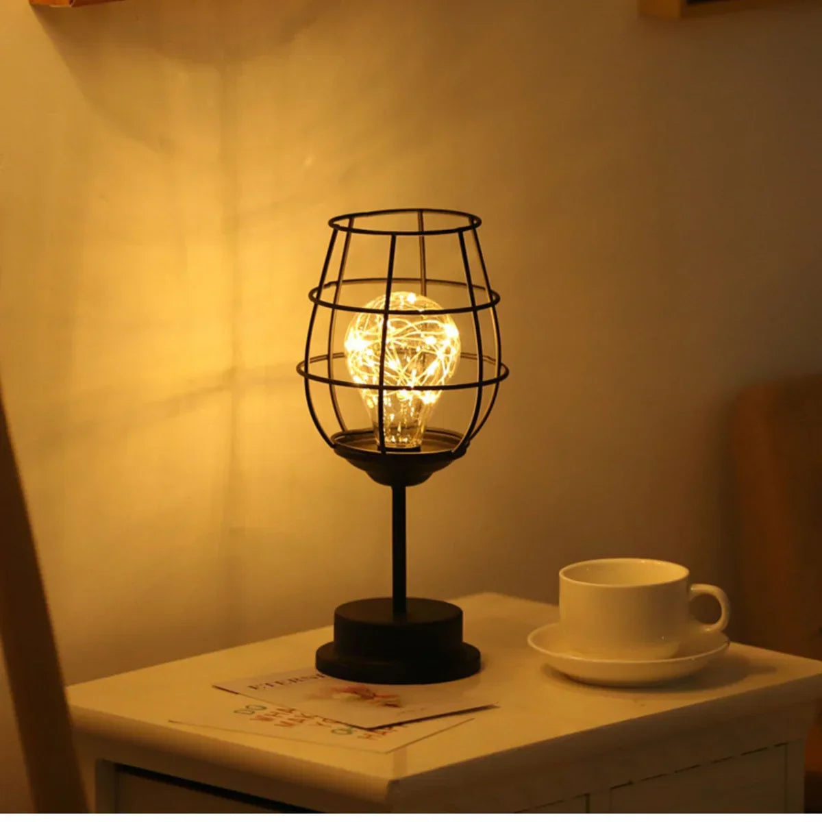 EleganceGlow Luxury Table Lamp - Verstellbare Tischleuchte für stilvolle Beleuchtung