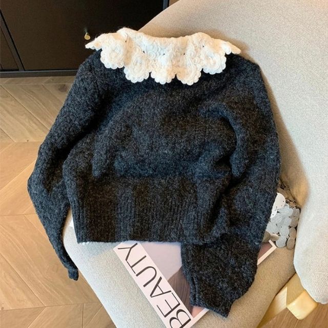 Kuschelige Strickjacke mit Spitzenkragen - Alicia